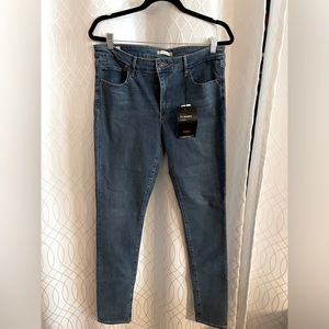 Levi’s 711 skinny hypersoft jeans SZ 32